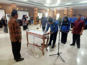 Pj. Sekda Berikan Pesan Khusus Usai Lantik, 25 Kepala Sekolah SD dan SMP di Basel