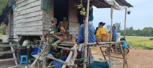 Babinsa Koramil 432-03/Lepar Dorong Optimalisasi Lahan Sawah Bersama Kelompok Tani Tanjung Labu