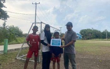 Dukung Sportivitas Atlet Muda, PT Timah Beri Bantuan ke Teluk Uma Youth Football Karimun