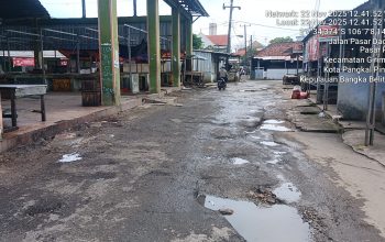 Bertahun-tahun Jalan Pasar Daging Kota Pangkalpinang Rusak dan Berlobang, Warga Geram: Seperti Tak ada Pemimpin