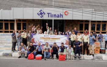 PT TIMAH Berikan Bantuan Paket Sembako Hingga Bagi Takjil di Sungailiat