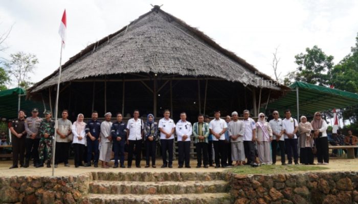 PT TIMAH Aktif Jaga Warisan Budaya Masyarakat Adat Mapur dalam Ritual Nuju Jerami