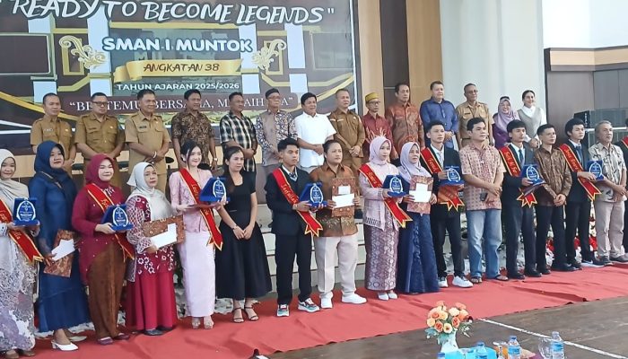 PT TIMAH Perkuat Pendidikan, Dukung Pelepasan Siswa SMAN 1 Mentok Berlangsung Meriah