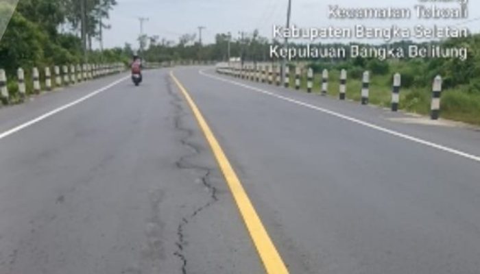 Jalan Senilai 50 Miliar Jadi Sorotan: Perbaikan Dinilai Hanya Tambal Sulam