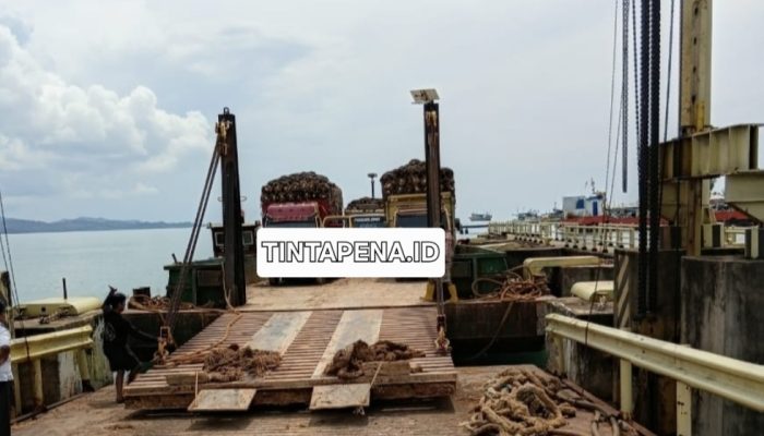 Robohnya MB, Warga: Diduga Adanya Aktivitas Bongkar Muat Tongkang Bersandar