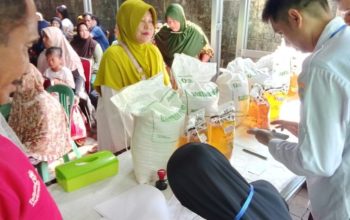 804 KK di Kelurahan Keramat Terima Bantuan Cadangan Pangan Pemerintah