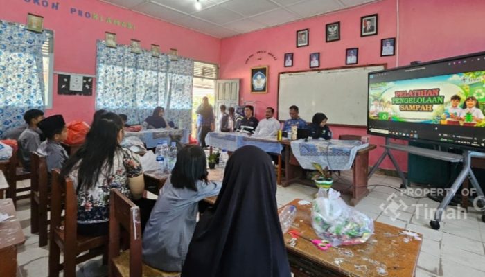 PT TIMAH Bersama Dinas Lingkungan Hidup Kabupaten Bangka Barat Dorong Pelajar Kelola Sampah Plastik Secara Kreatif
