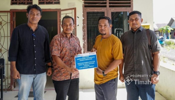 PT TIMAH Serahkan Bantuan Pos Kamling di Bangka Tengah