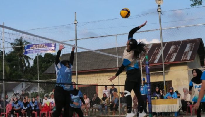 Bangkitkan Semangat Olahraga, PT TIMAH Dukung Turnamen Bola Voli Putri Kades Cup I Desa Terong