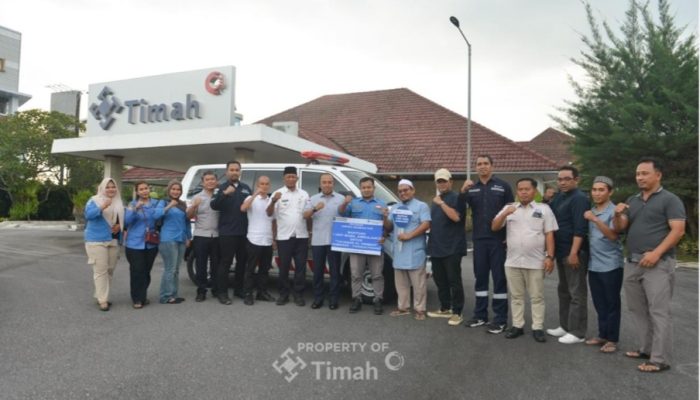 PT TIMAH Tbk: Serahkan Ambulans untuk Warga Temberan, Perkuat Akses Pelayanan Kesehatan