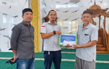 PT TIMAH Salurkan Bantuan untuk Masjid Baiturrahman di Bangka Barat