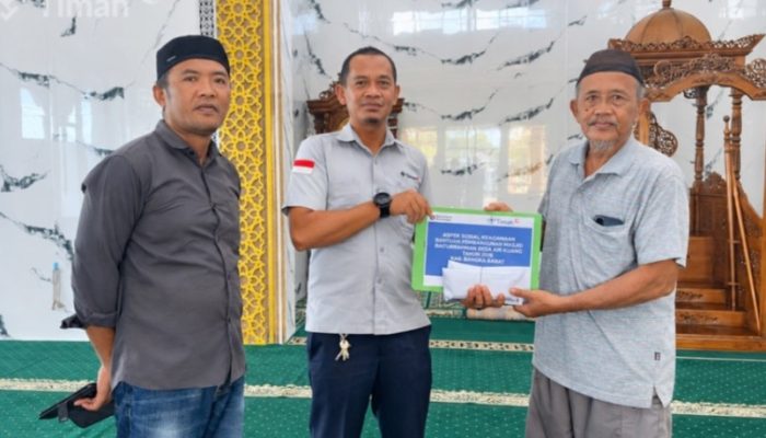 PT TIMAH Salurkan Bantuan untuk Masjid Baiturrahman di Bangka Barat