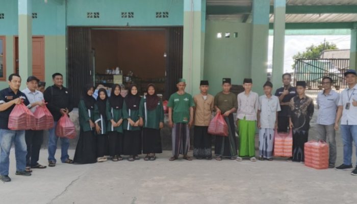 PT TIMAH Berbagi Kebahagiaan Bersama Santri di Bangka Selatan